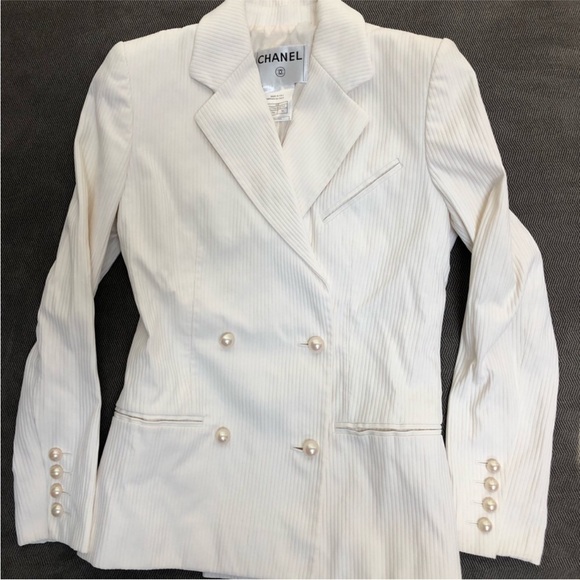 Authentic CHANEL Women's Cream Pantsuit - Picture 4 of 16